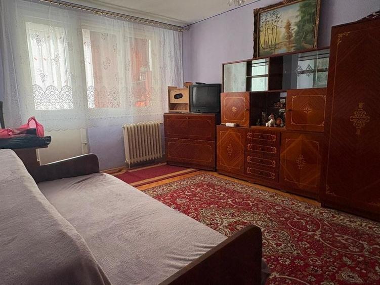 Apartament cu 3 camere decomandat în Dacia