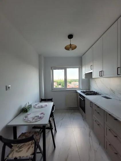 Apartament cu 3 camere decomandat, mobilat în Șerban Vodă
