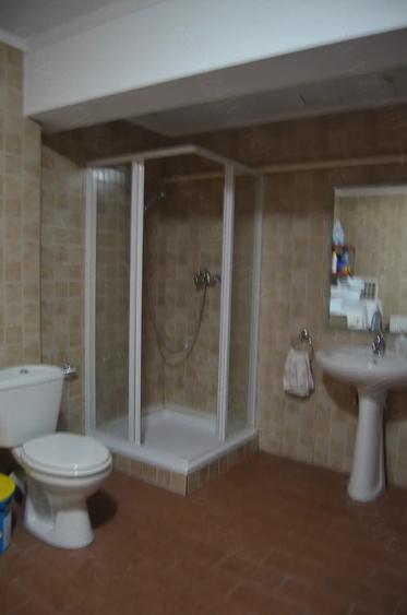 Casă cu 1 camere cu Teren 1627 Mp în Poiana