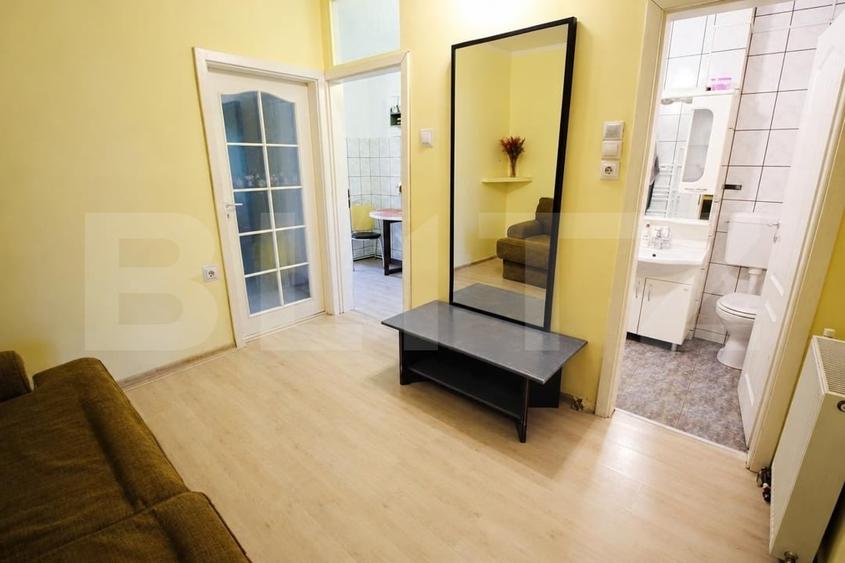 Apartament cu 3 camere semidecomandat, mobilat în Complex Studențesc