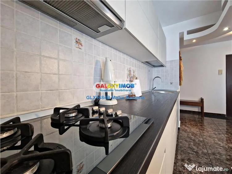 Apartament cu 3 camere decomandat în Panduri