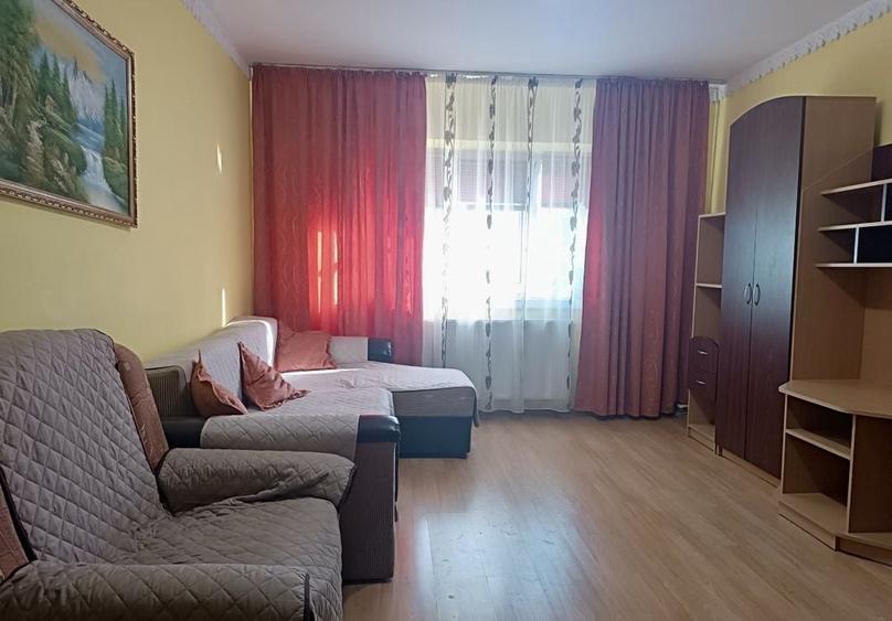 Apartament cu 3 camere decomandat în E3