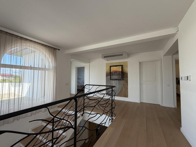 Casă individuală cu 5 camere cu Teren 2108 Mp în Florești