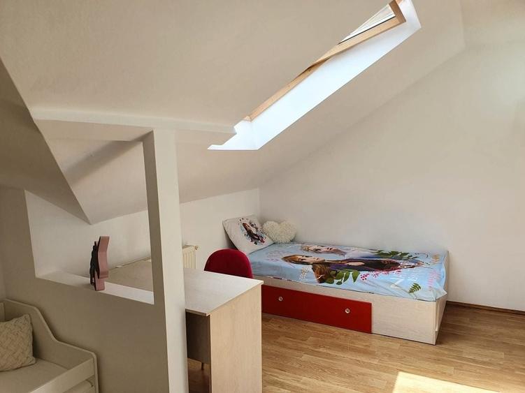 Apartament cu 3 camere decomandat în Ciritei