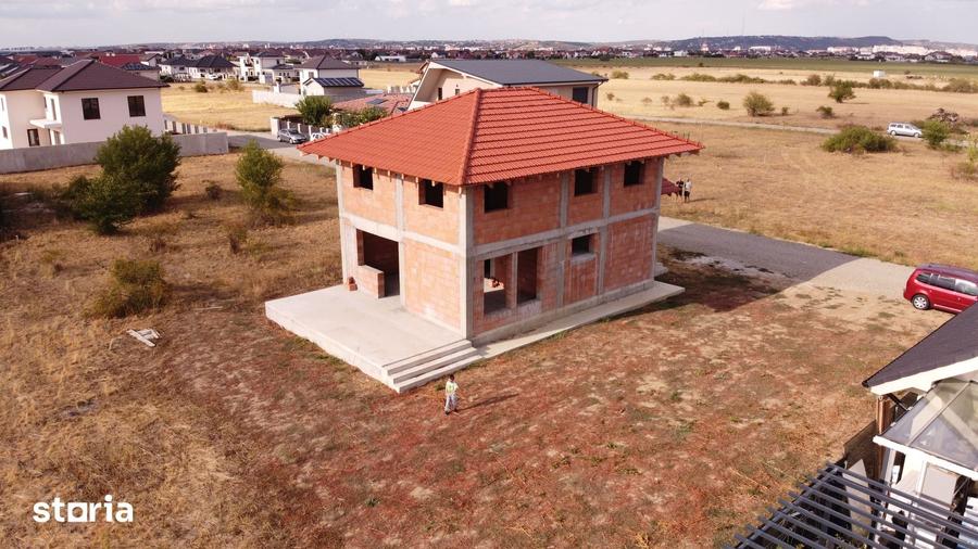Casă cu 4 camere cu Teren 500 Mp în Central