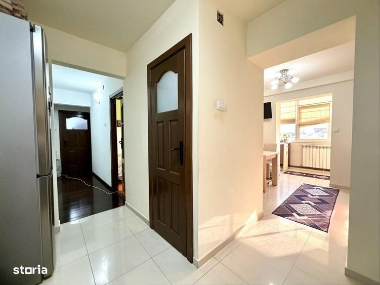 Apartament cu 3 camere decomandat în Lunei
