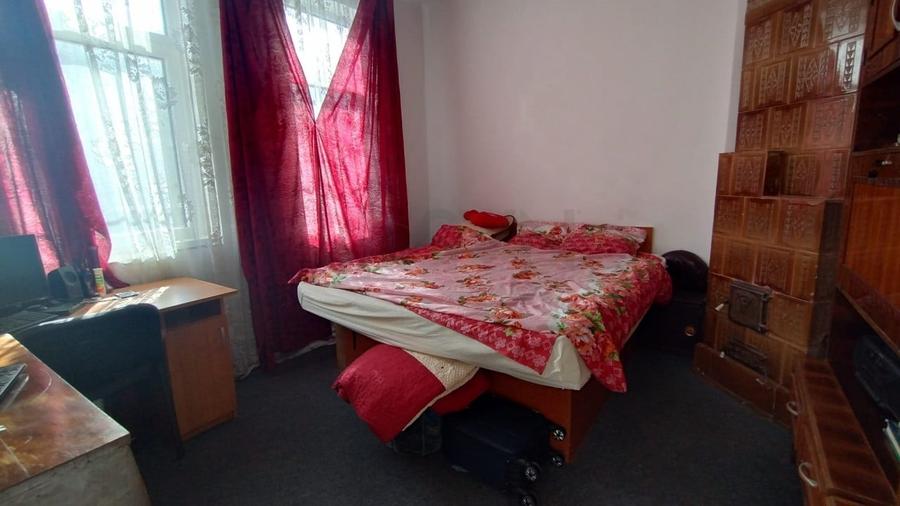 Apartament cu 4 camere decomandat, mobilat în P-ța Universității