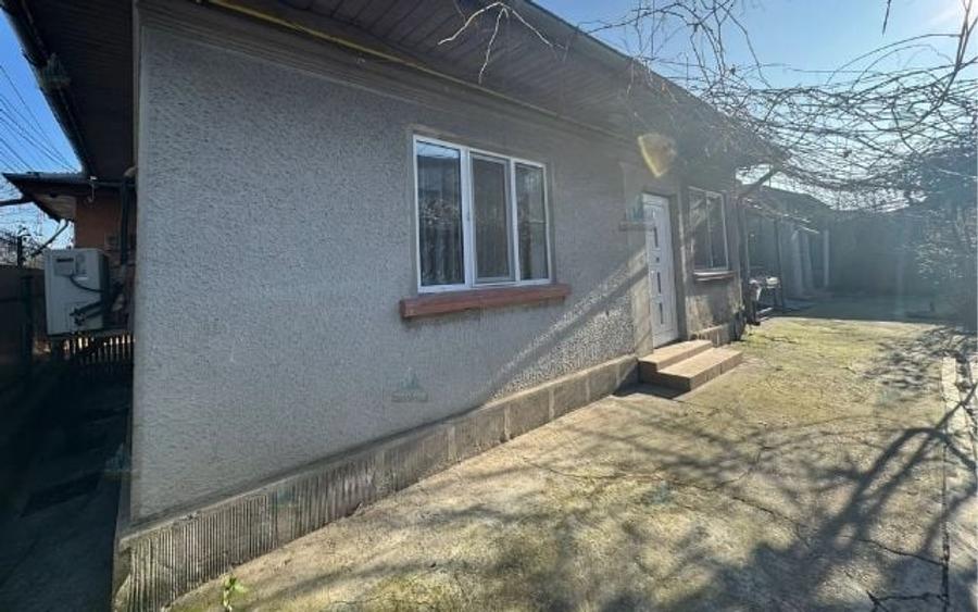 Casă cu 4 camere cu Canalizare în Semicentral