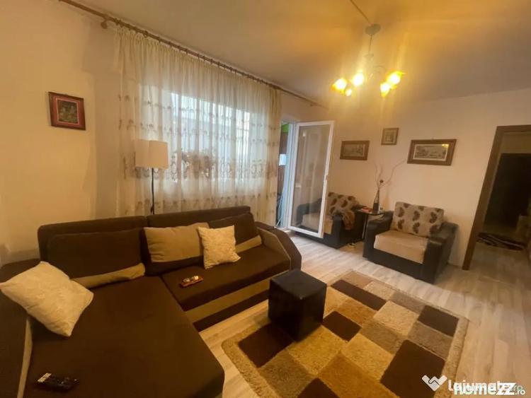 Apartament cu 3 camere semidecomandat în Valea Rosie