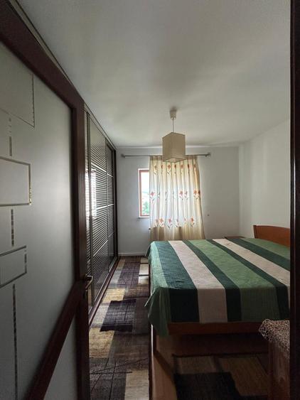 Apartament cu 3 camere decomandat în Calea Romanului