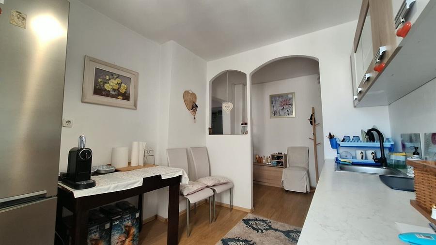 Apartament cu 3 camere decomandat, mobilat în Vatra Luminoasă