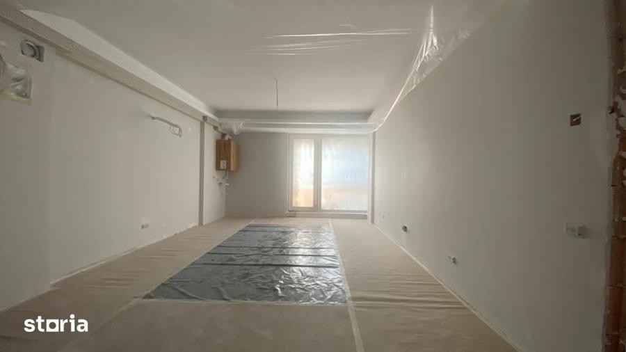 Apartament cu 2 camere semidecomandat în Centrul Civic