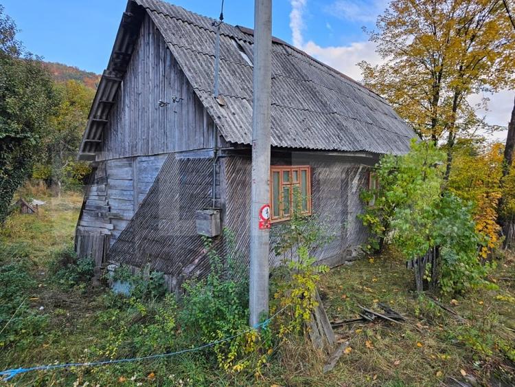 Casă individuală cu 2 camere cu Teren 939 Mp în Avram Iancu