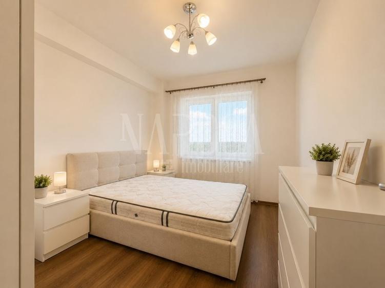 Penthouse cu 4 camere semidecomandat în Între Lacuri