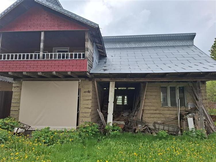 Casă individuală cu 4 camere cu Teren 2360 Mp în Gogoiu