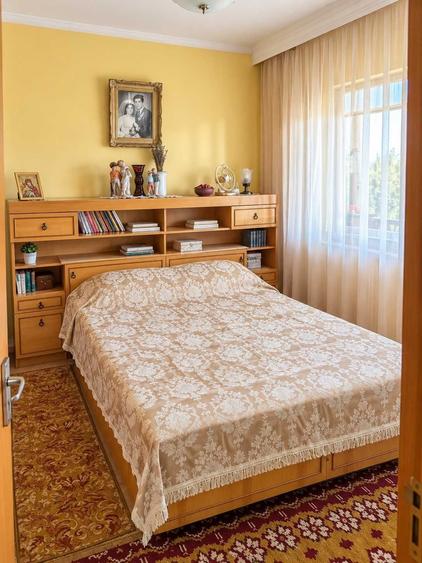 Apartament cu 3 camere decomandat în Casa de Cultură