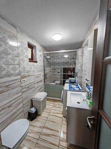 Casă individuală cu 4 camere cu Canalizare în Coiciu