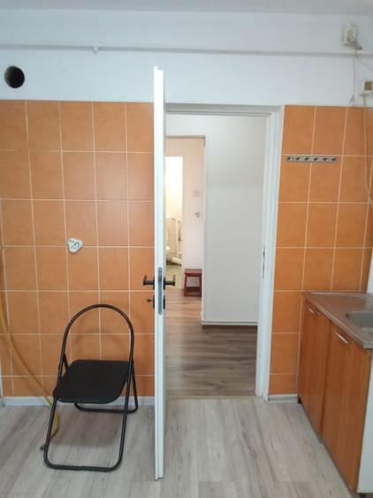 Apartament cu 3 camere decomandat în Aluniș