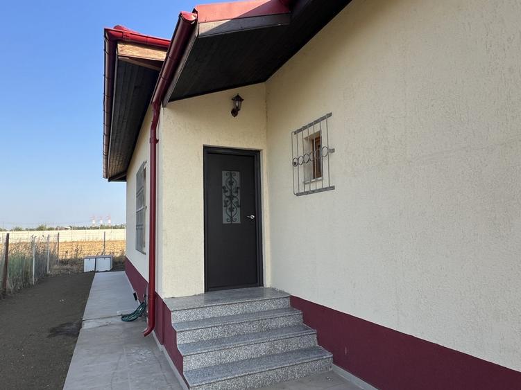 Casă individuală cu 4 camere cu Piscina în Frumușani