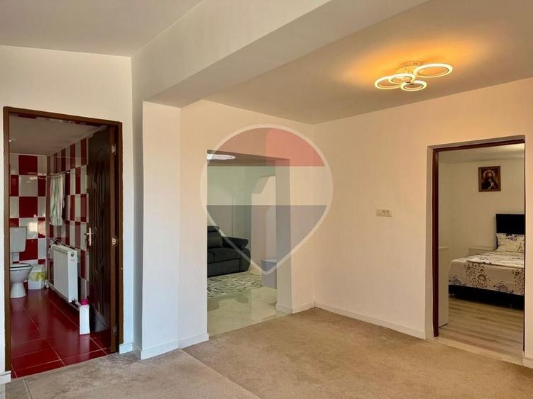 Casă individuală cu 4 camere cu Teren 658 Mp în Domnești