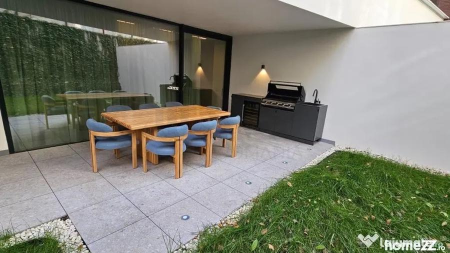 Apartament cu 4 camere semidecomandat în Dorobanți
