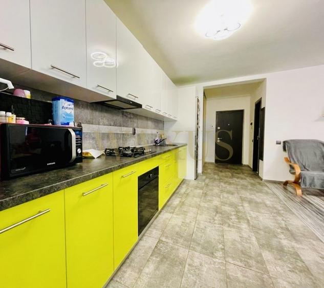 Apartament cu 3 camere decomandat, mobilat în Florești