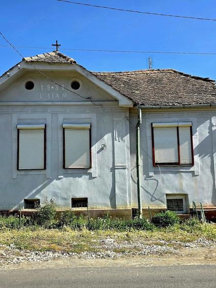 Casă cu 5 camere cu Teren 20000 Mp în Jibert