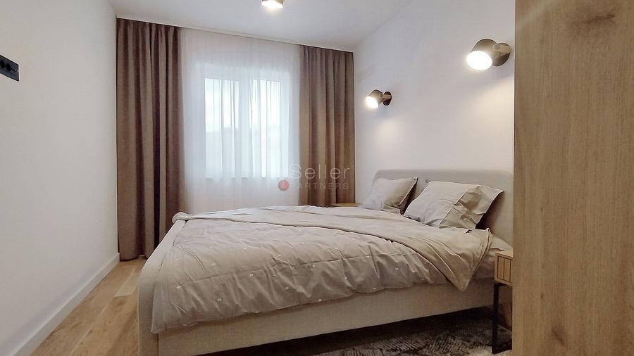 Apartament cu 3 camere semidecomandat, mobilat în Brașovul Vechi