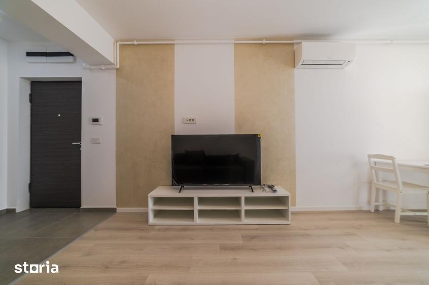 Apartament cu 3 camere semidecomandat, mobilat în Lipovei
