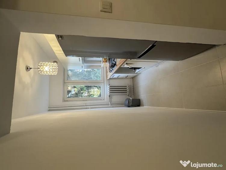 Apartament cu 2 camere semidecomandat în Dacia