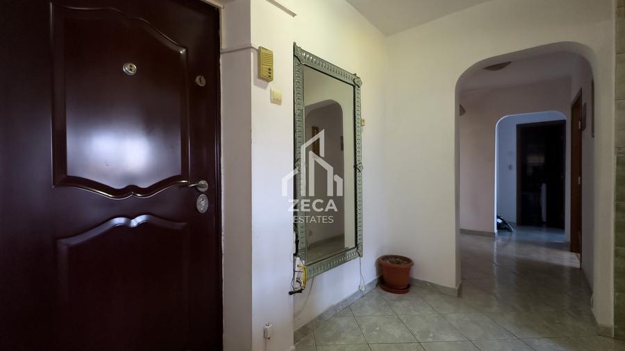 Apartament cu 3 camere decomandat în Politehnica