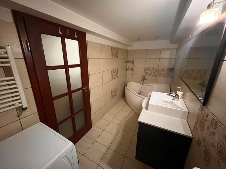 Apartament cu 3 camere decomandat în Ultracentral