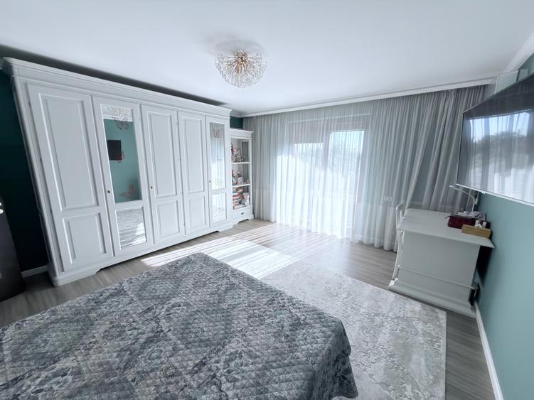 Casă individuală cu 8 camere cu Teren 1200 Mp în Cătămărești-Deal