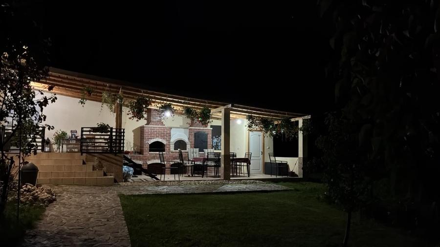Casă individuală cu 6 camere cu Canalizare în Gura Ocniței