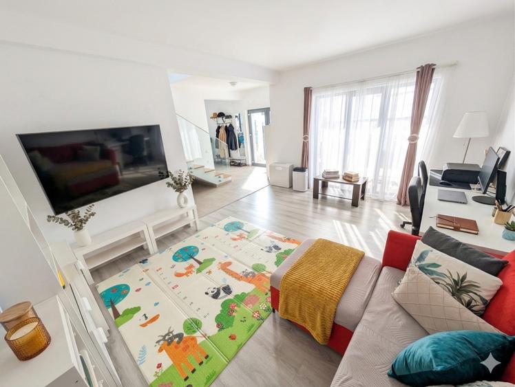 Casă individuală cu 4 camere cu Teren 233 Mp în Tunari