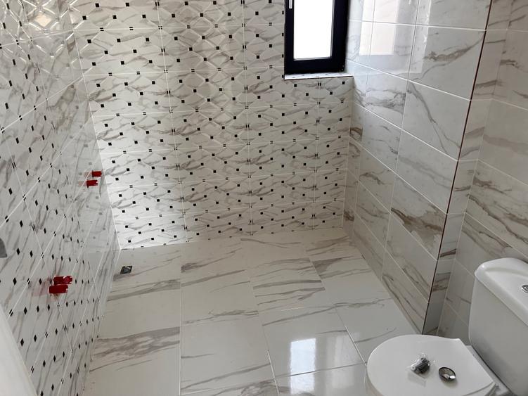 Casă cu 4 camere cu Teren 225 Mp în Periș