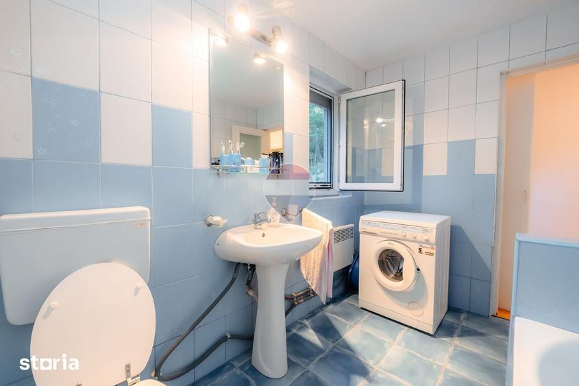 Casă cu 4 camere cu Teren 1292 Mp în Drăganu