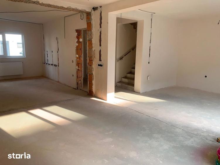 Casă cu 4 camere cu Teren 195 Mp în Șelimbăr