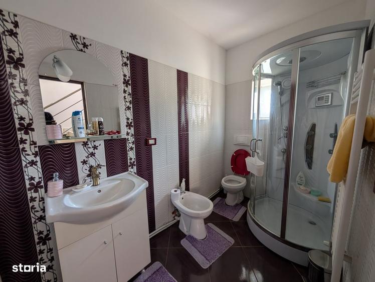 Casă cu 4 camere în Lilieci