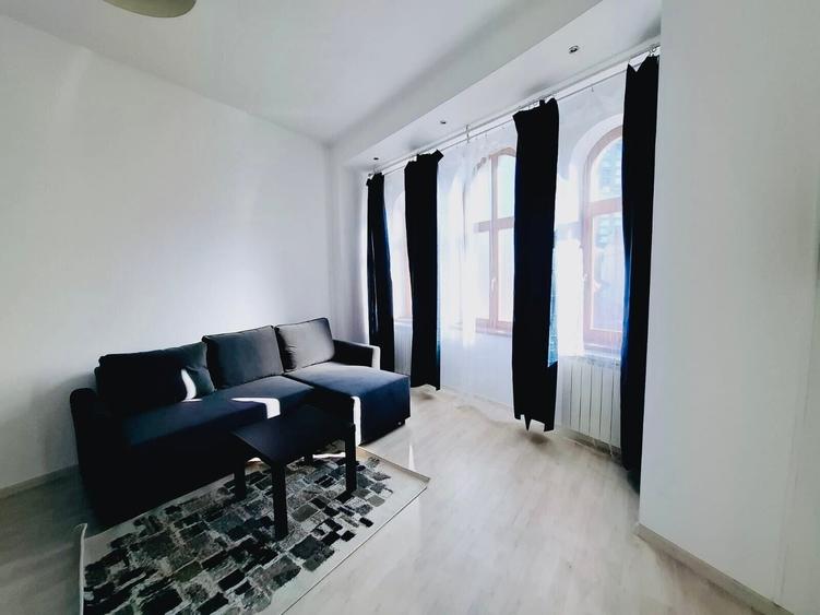Apartament cu 3 camere decomandat, mobilat în Universitate
