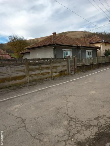 Casă cu 3 camere în Subcetate