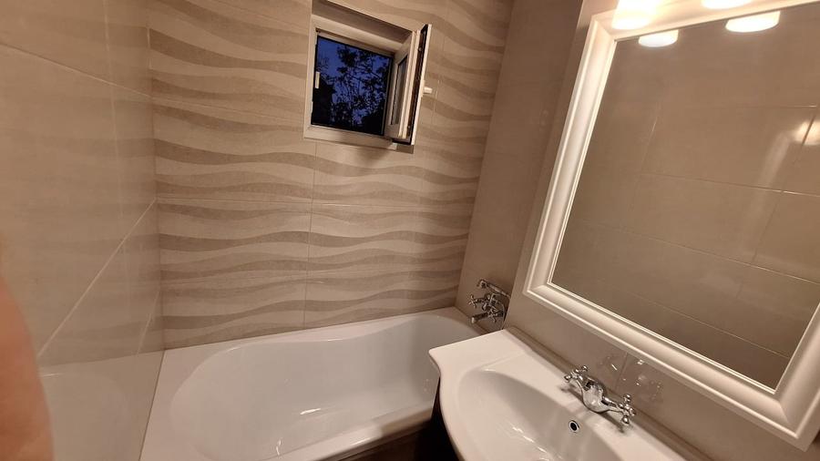 Apartament cu 4 camere decomandat, mobilat în Aradului