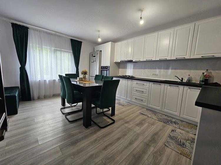 Casă cu Teren 880 Mp în Păuliș