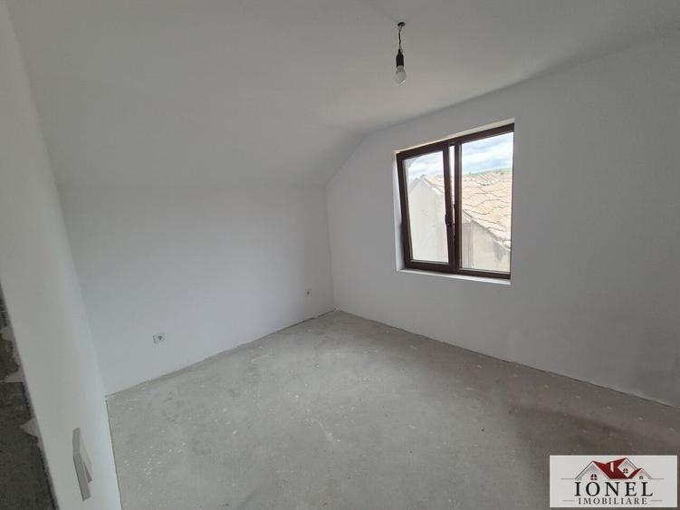 Casă individuală cu 6 camere cu Canalizare în Ciumbrud