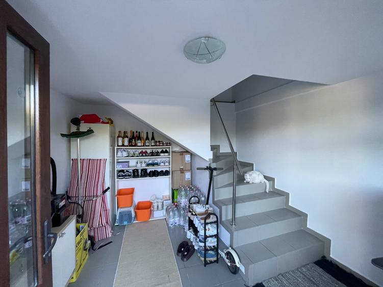 Apartament cu 2 camere decomandat, mobilat în Ghiroda