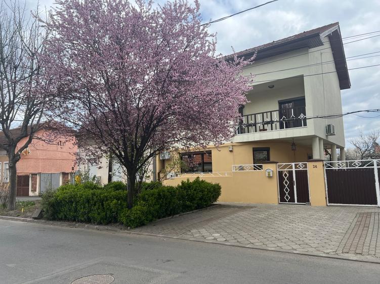 Casă cu 4 camere în Nord