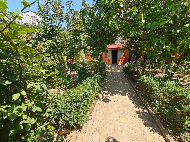 Casă individuală cu 4 camere cu Garaj în Pantelimon