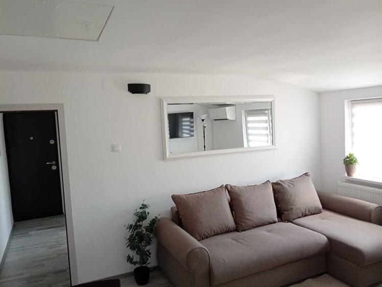 Apartament cu 2 camere semidecomandat în Exterior Vest