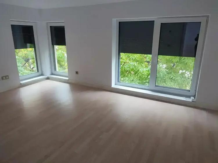 Casă individuală cu 5 camere cu Canalizare în Corbeanca