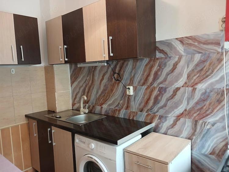 Apartament cu 2 camere decomandat în Far